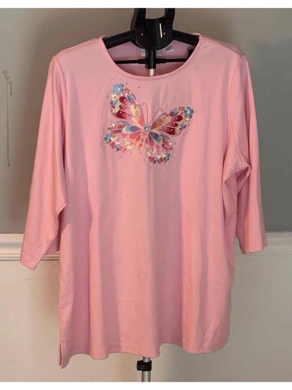Quaker Factory Shirt Women's Size 2X Pink Embellished Butterfly 3/4 Sleeve READ